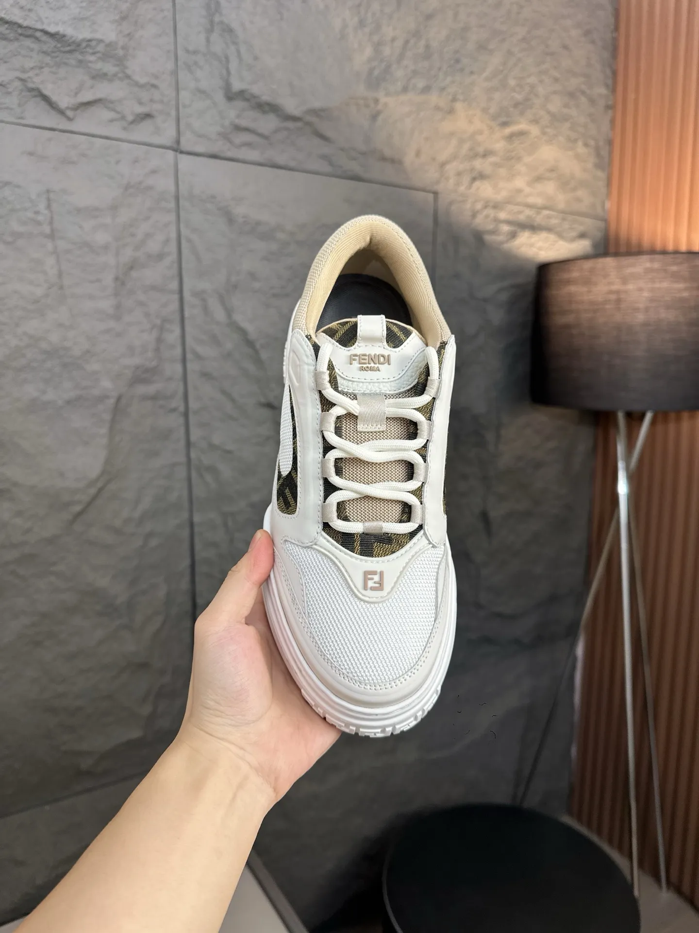 [FENDI] Fendi men's shoes 💰780💰 - High-end quality original casual sports shoes - Upper: Nappa calfskin, pebbled calfskin, tongue and heel; injection molded brand logo plastic module - Lining: brand canvas - Outsole: ultra-light T men's shoes 💰R foam rubber; molded outsole - Super high quality control, fine workmanship: highlighted (high-end, luxury, grade) -Size :39-44 (38, 45, can be customized)